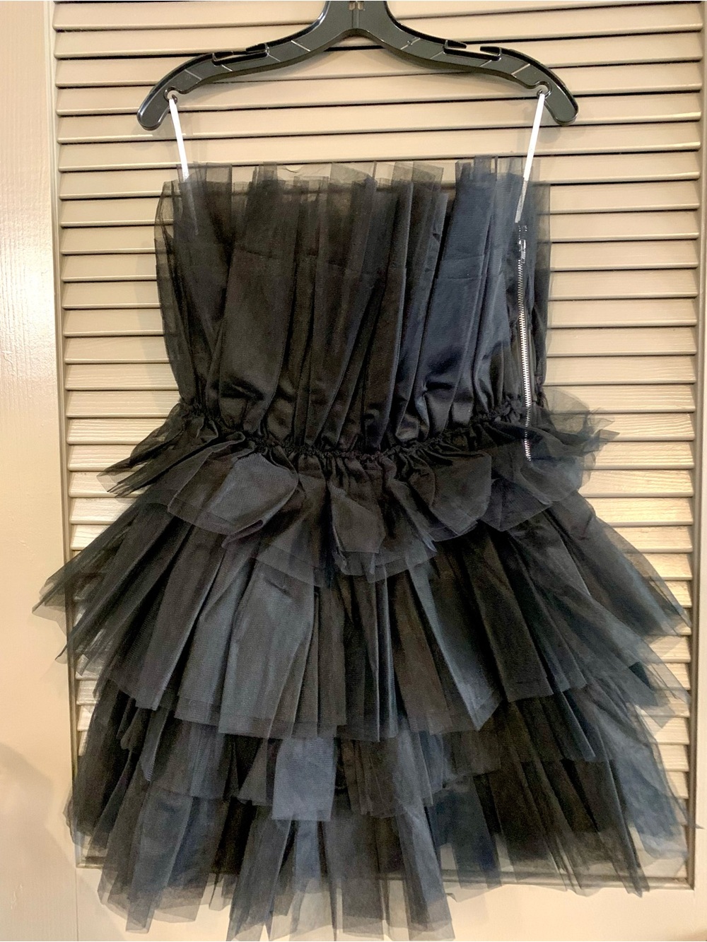 NWOT Lulus Black Tulle Strapless Mini Dress.  Size M